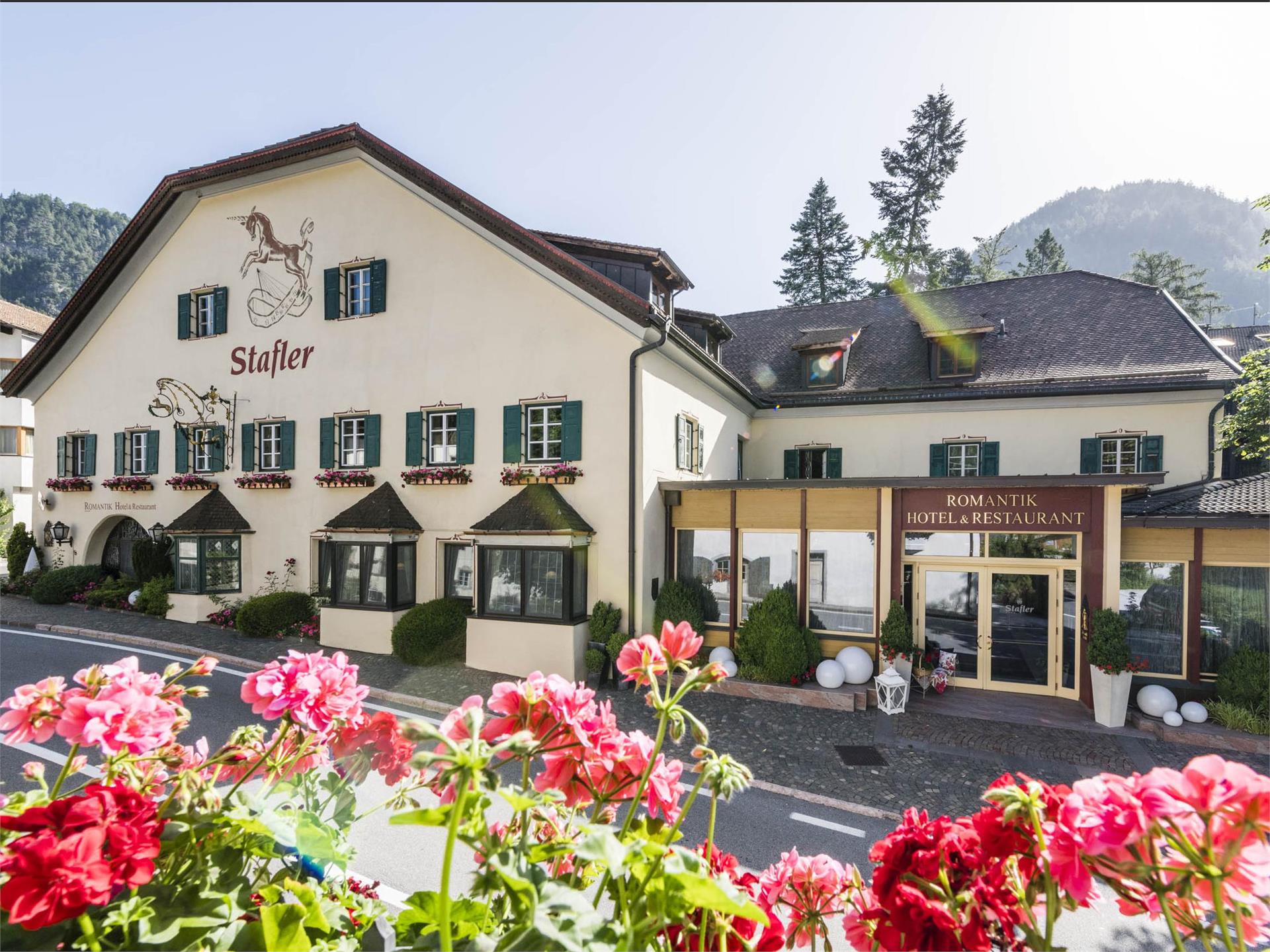 Romantik Hotel & Ristorante Stafler Campo di Trens 1 suedtirol.info