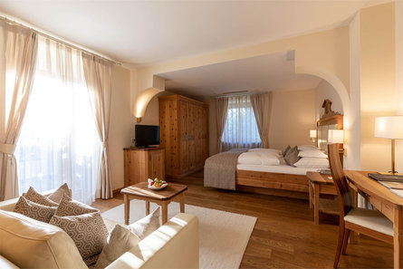 Romantik Hotel Rest. Oberwirt Marling 30 suedtirol.info