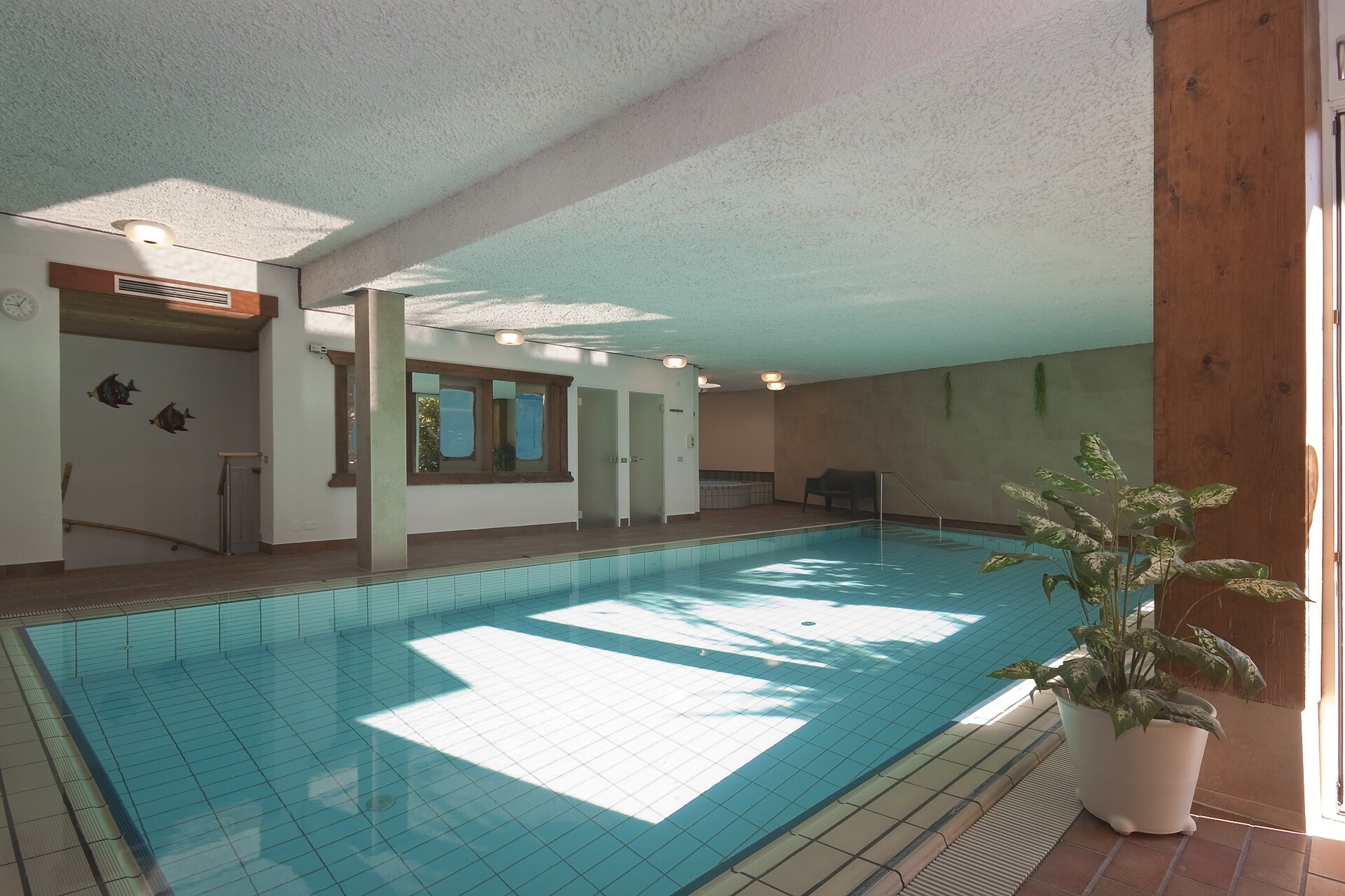 Hallenbad 2