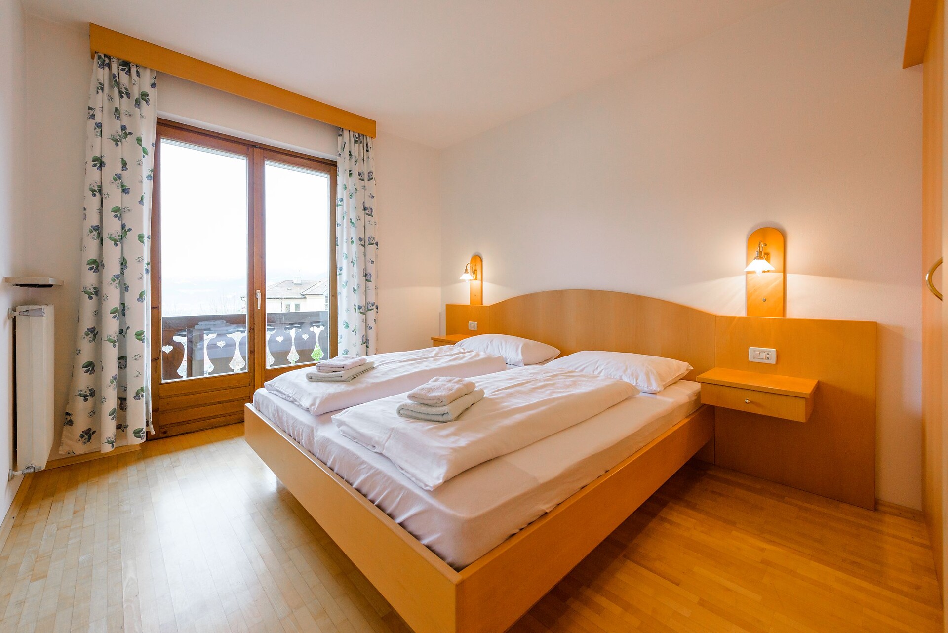 Bedroom e balcony