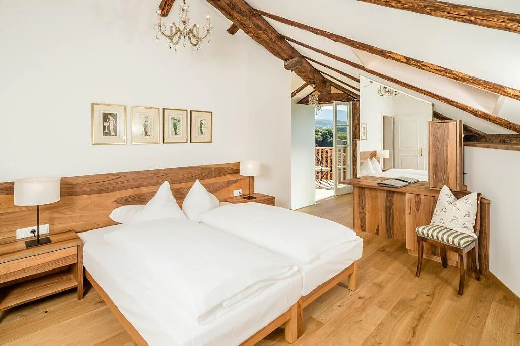 Romantik Art Hotel Jagdhof Caldaro sulla Strada del Vino 10 suedtirol.info