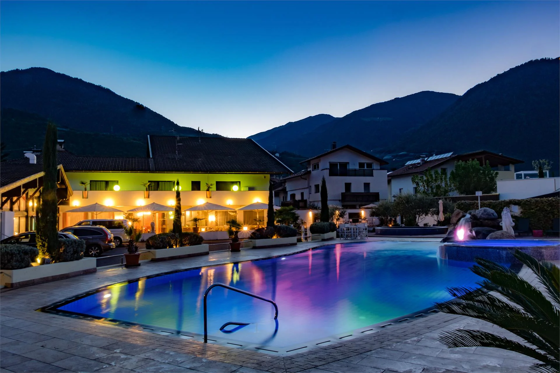 Schlosshof Resort Luxury Camping Lana 3 suedtirol.info