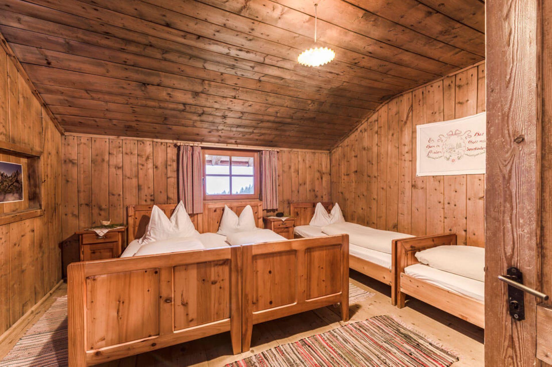 Schutzhütte Kreuzwiesenalm Lüsen/Luson 3 suedtirol.info