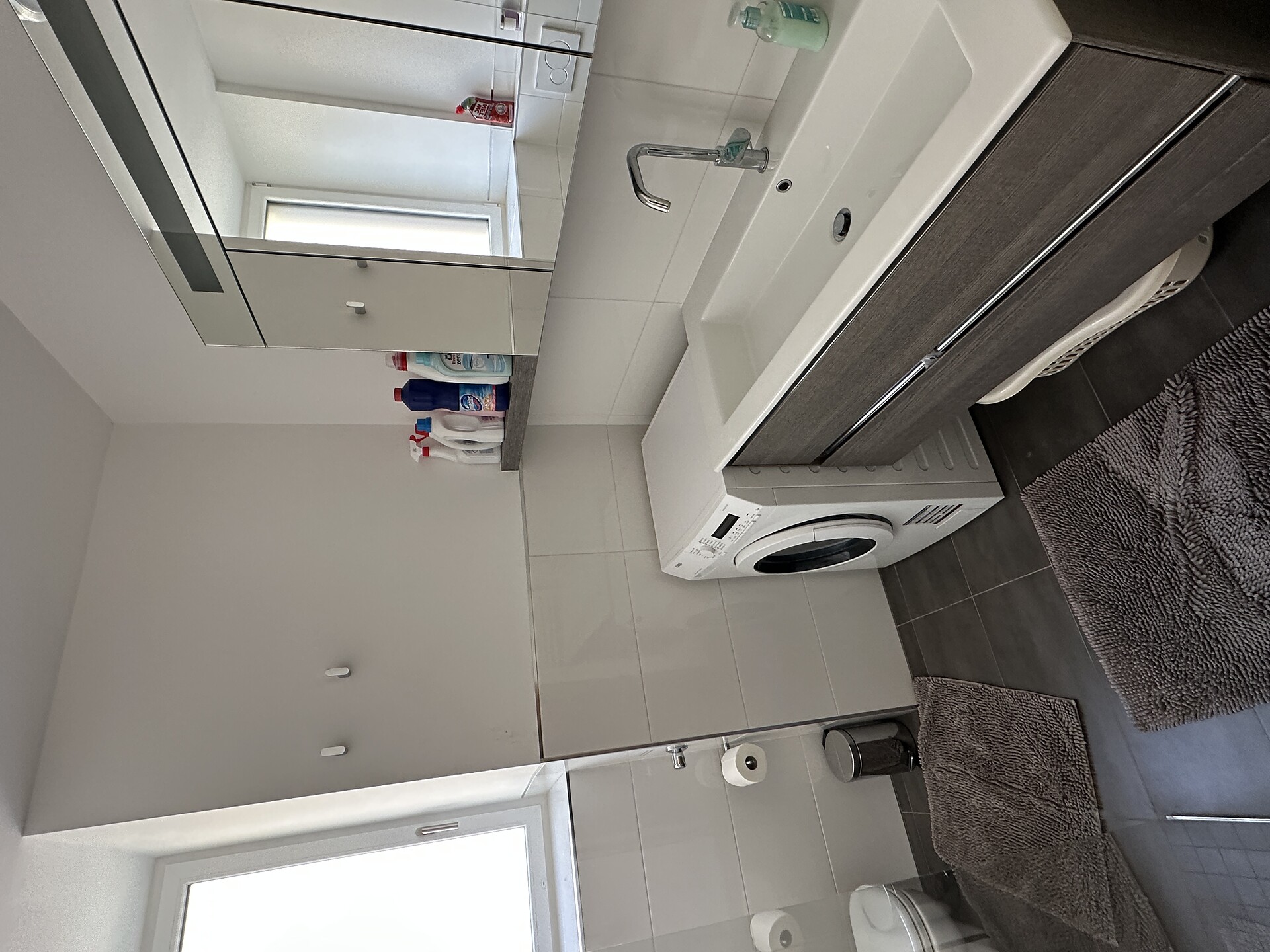 bathroom1