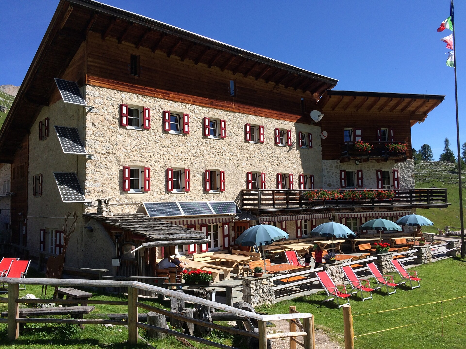 Schutzhütte Lavarella Sommer