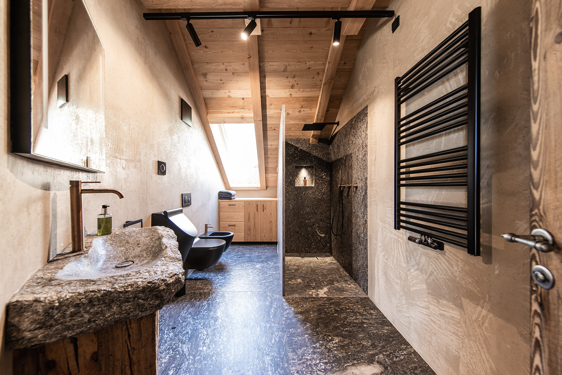 Bathroom with walk