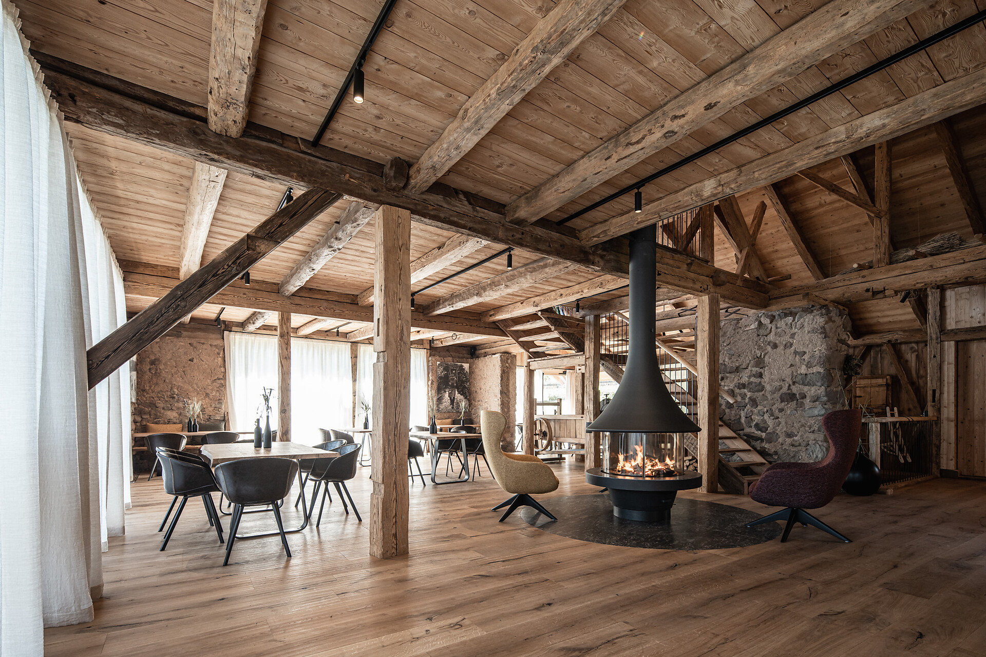Breakfast room in the barn