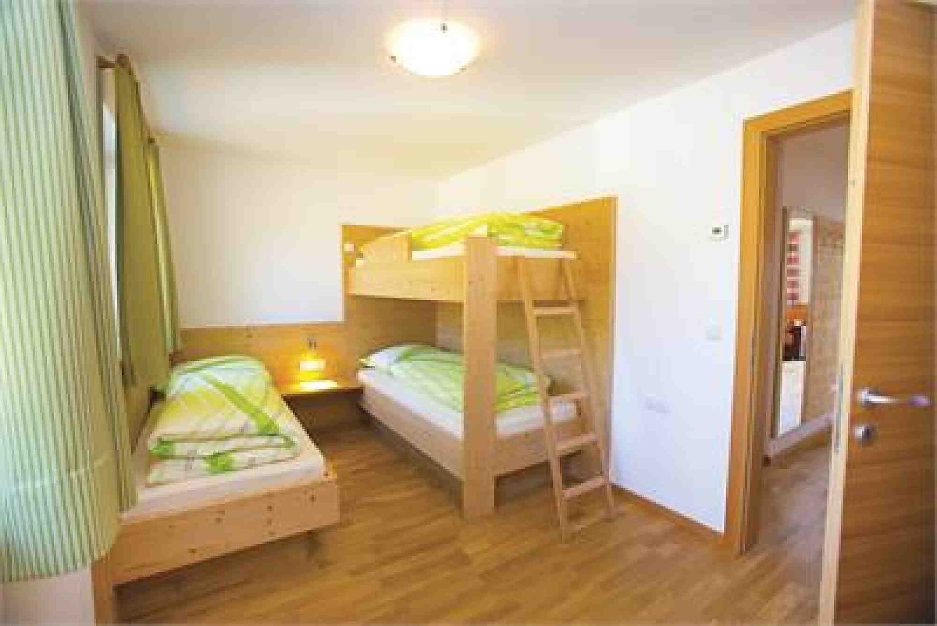 bedroom "Nussbaum"