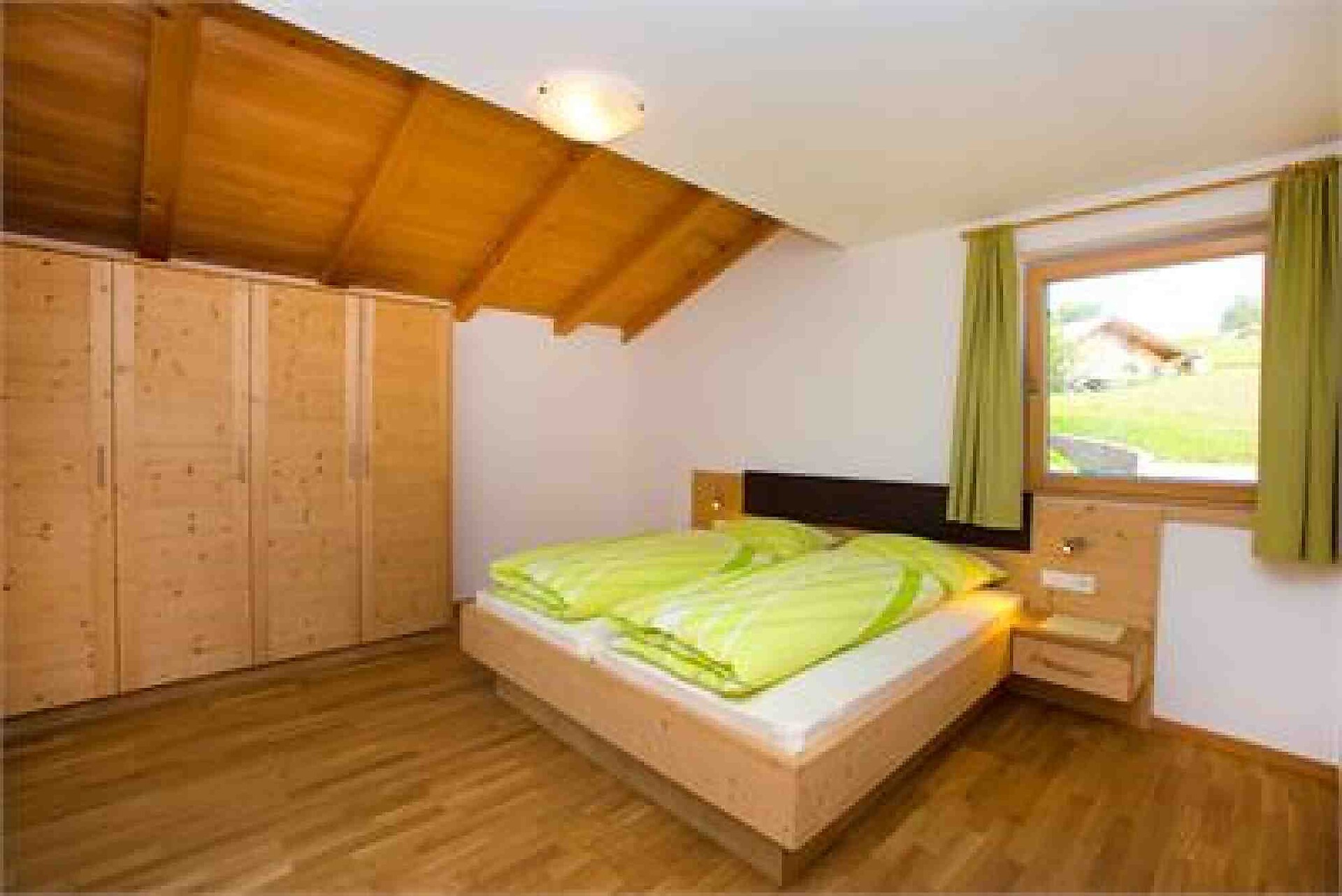 bedroom "Nussbaum"