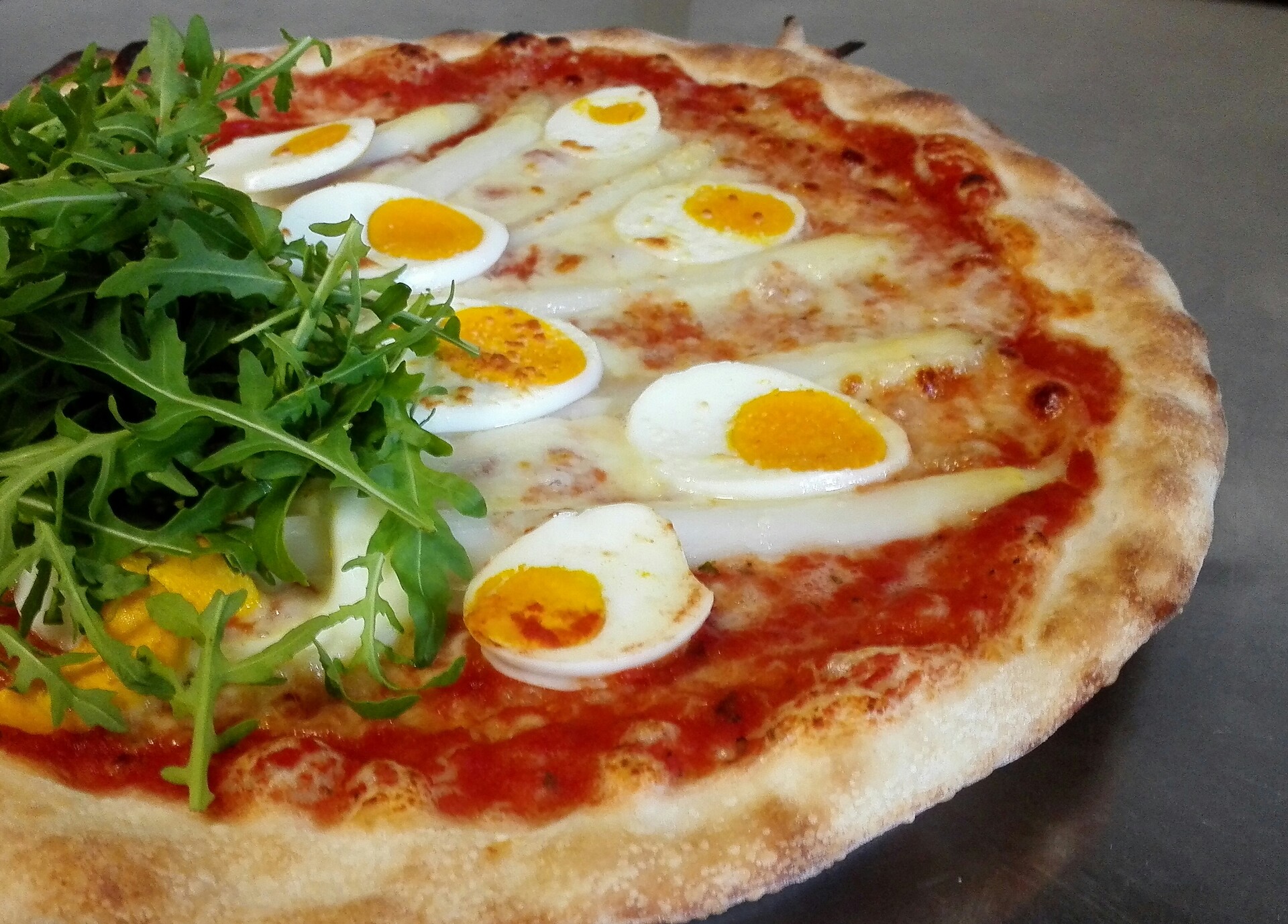 Pizza speciale fatta in casa