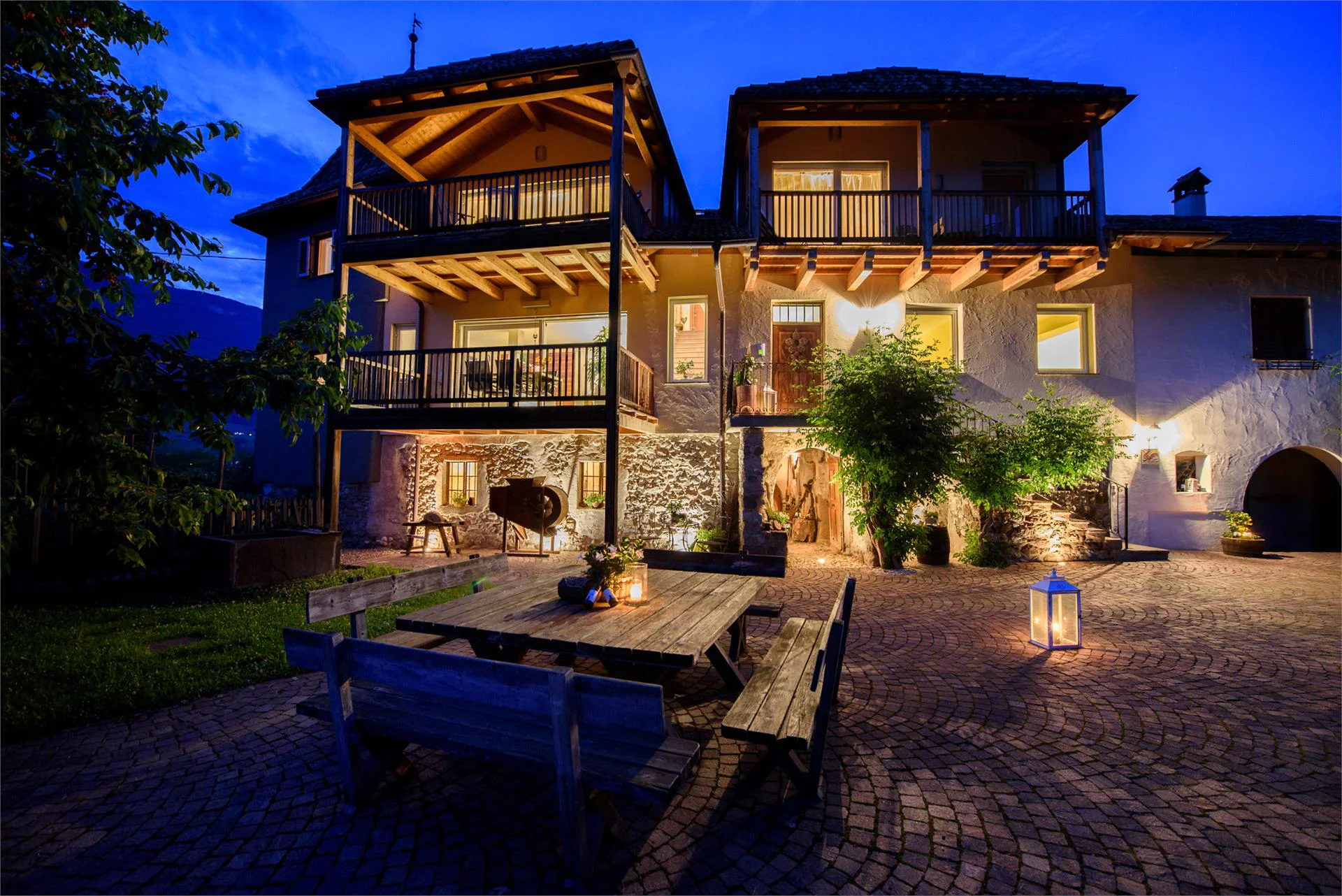 Schwarzhaus Appiano sulla Strada del Vino 2 suedtirol.info