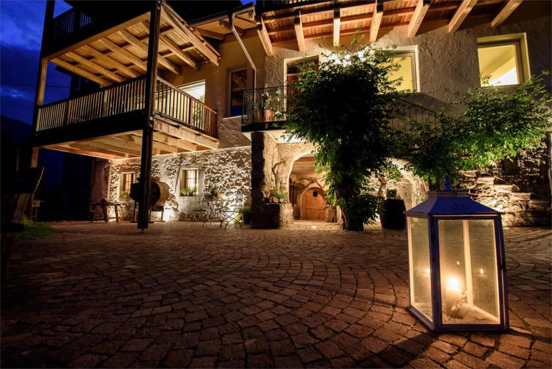Schwarzhaus Appiano sulla Strada del Vino 4 suedtirol.info