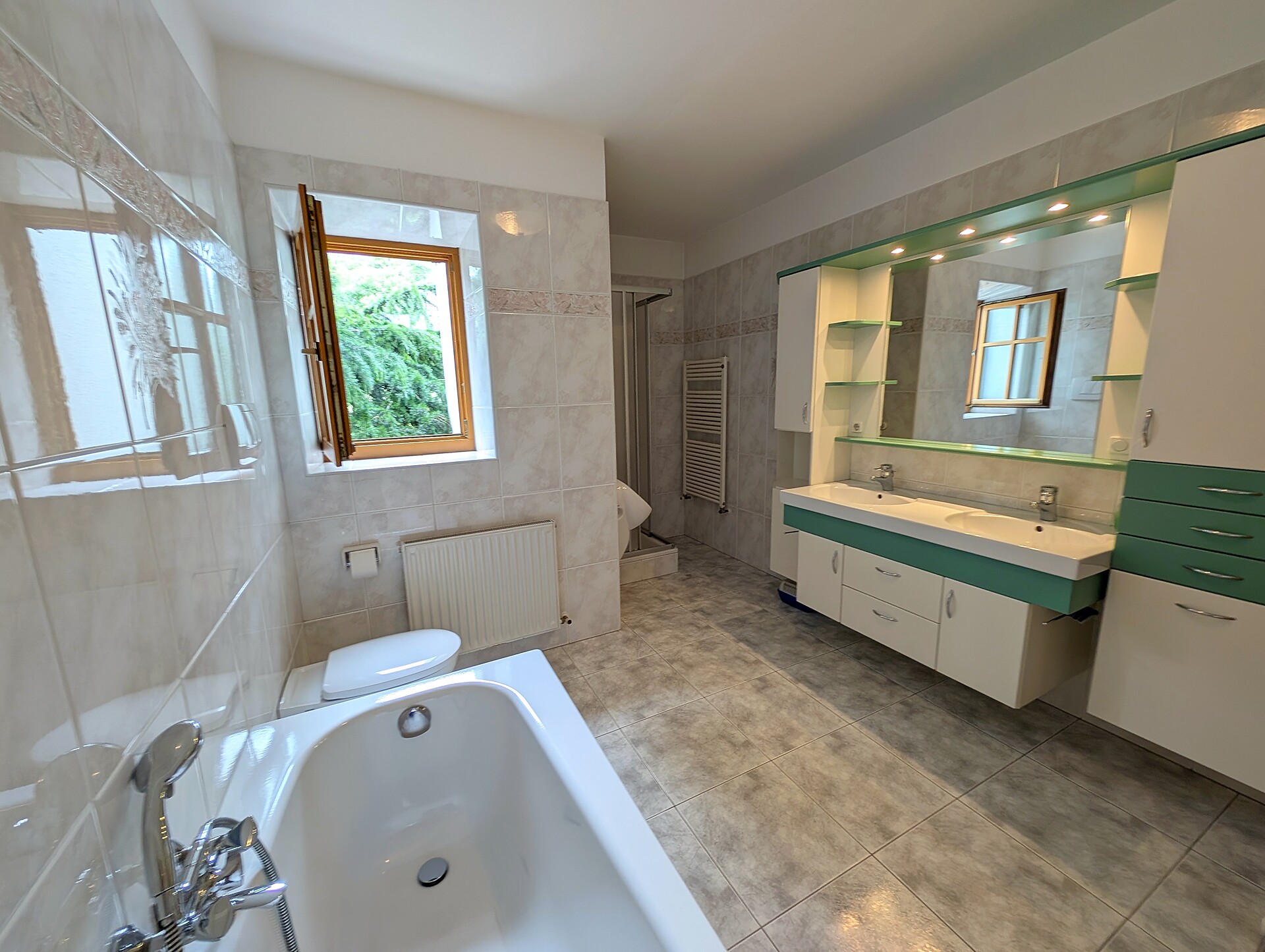 Badezimmer 1