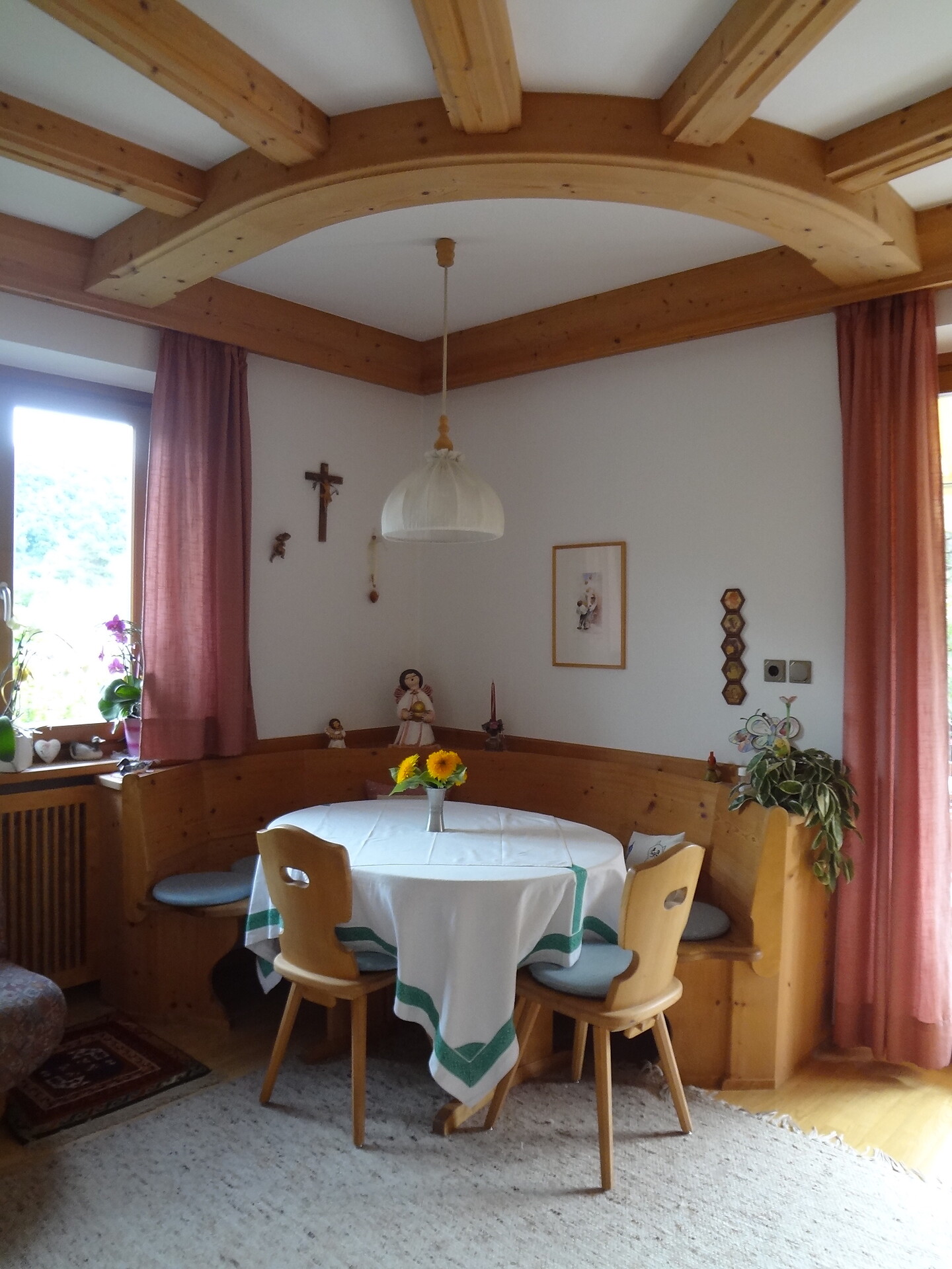 Breakfast room 1