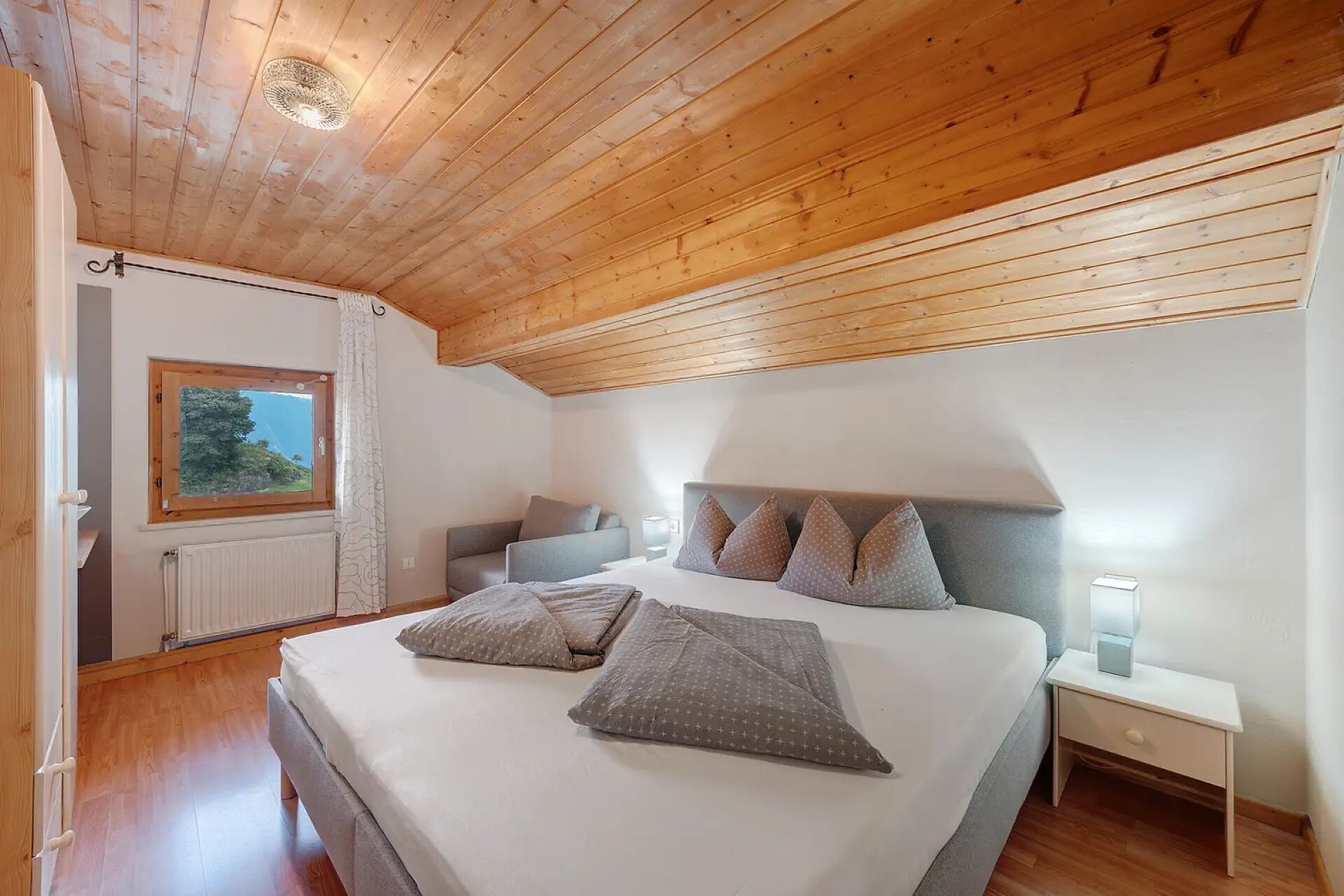 bedroom 1 bergblick