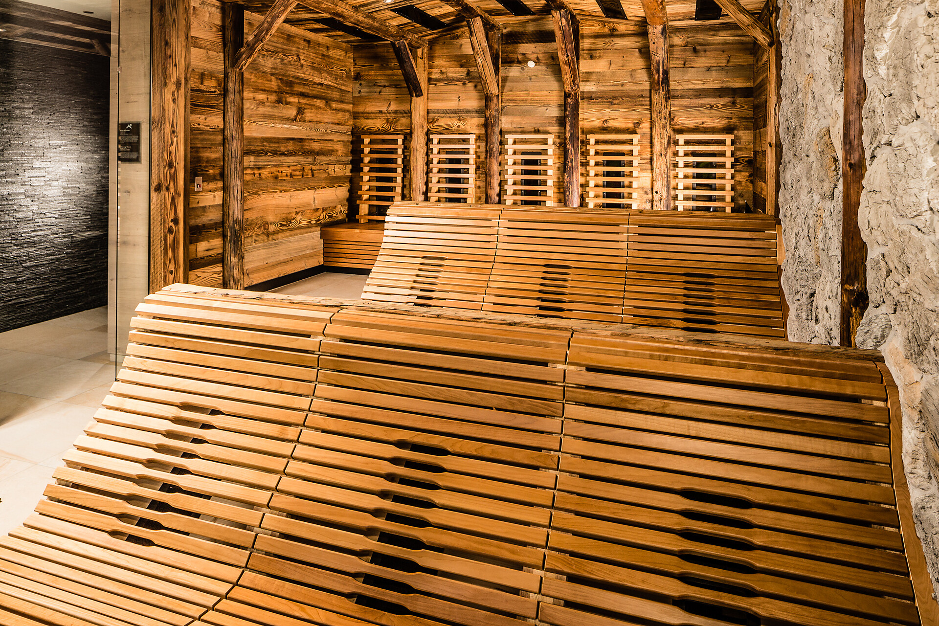 Infrarot Sauna im Bergstollen Design