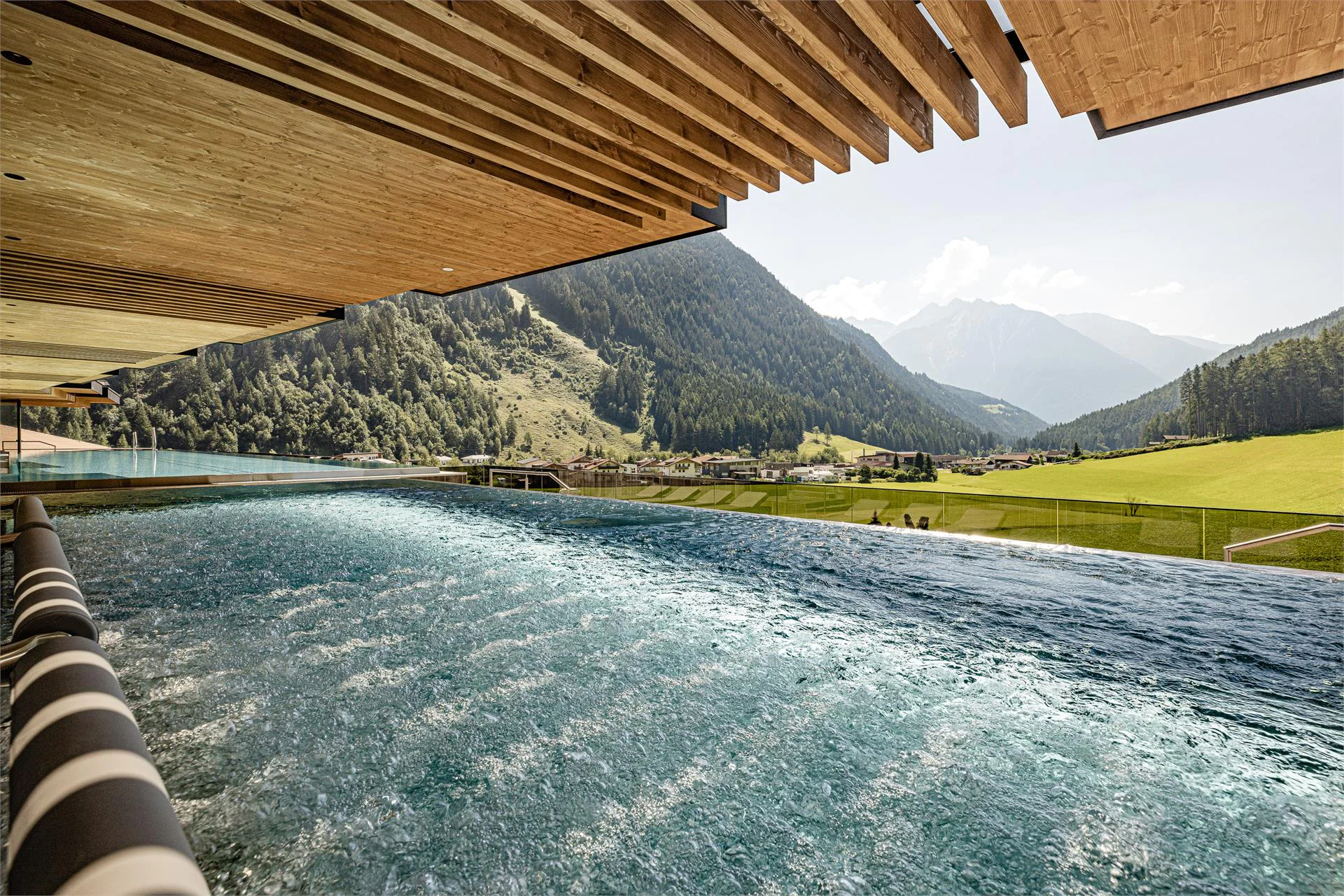 Schwarzenstein Alpin & Spa Resort Ahrntal/Valle Aurina 4 suedtirol.info