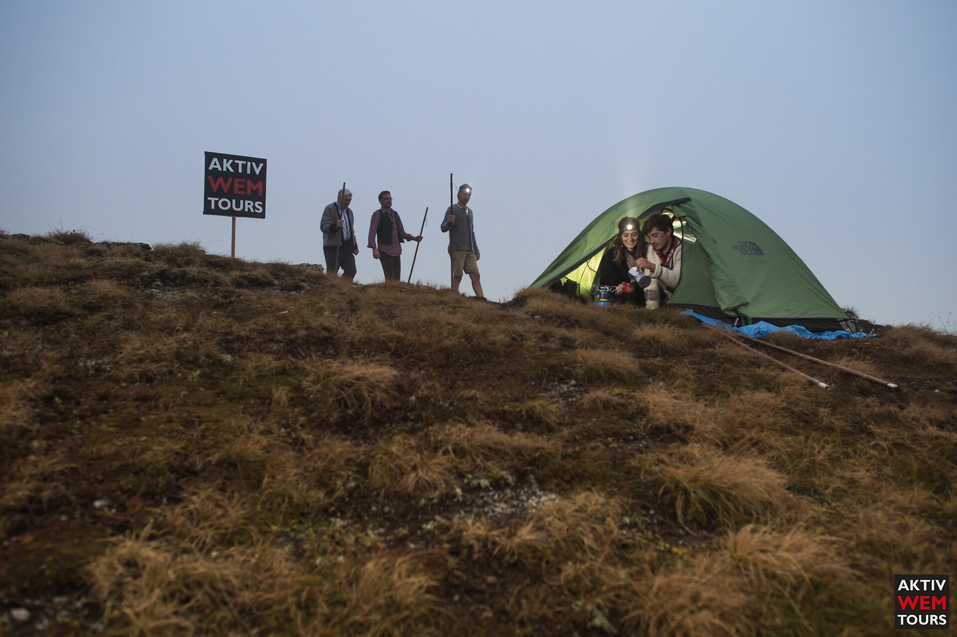 Unsere Tipps für eure Wanderungen, Landkarten und den typischen Wanderstock "Zintstecken" noch dazu