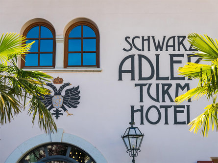 Schwarz Adler Turmhotel Kurtatsch an der Weinstraße 1 suedtirol.info