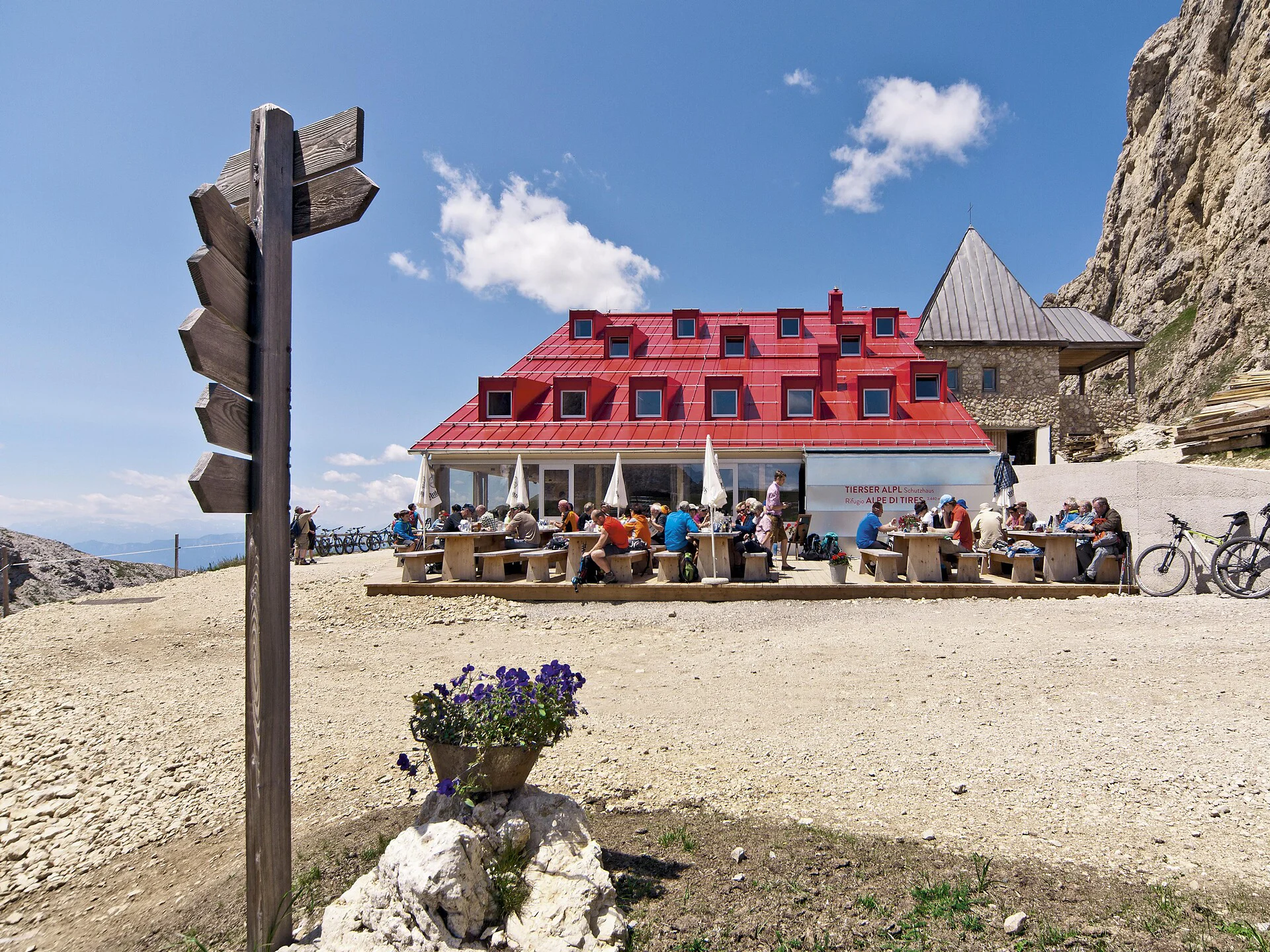 Rifugio/Schutzhaus Tierser Alpl Kastelruth/Castelrotto 1 suedtirol.info