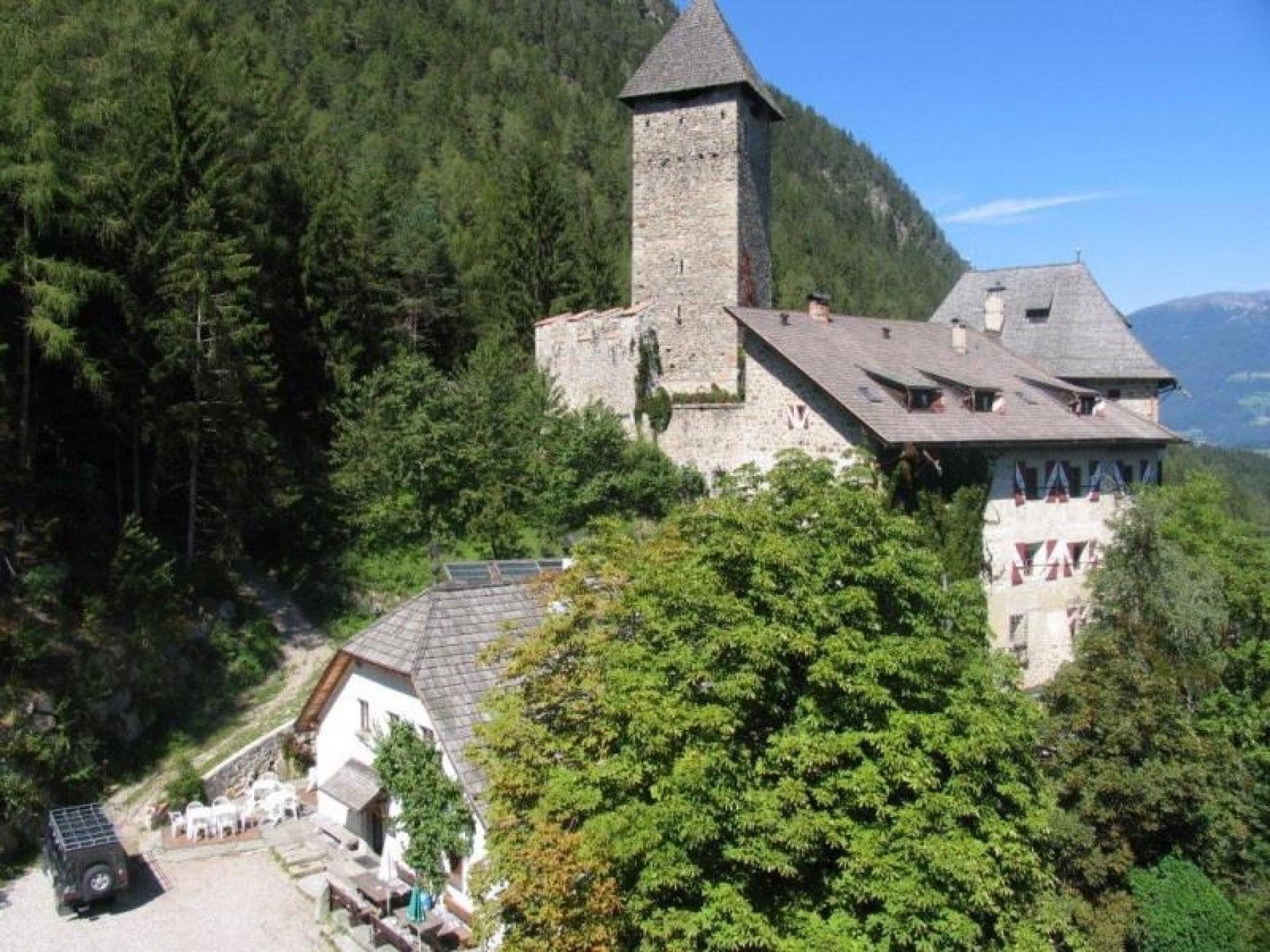 Schloss Neuhaus Gais 5 suedtirol.info
