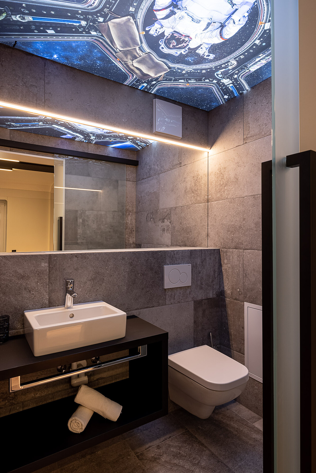 Themenzimmer Raumschiffzimmer Toilette
