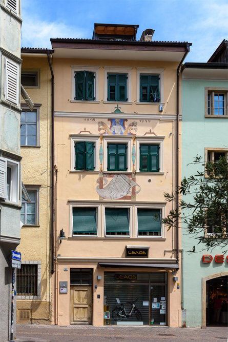 SONNENUHR Bolzano Apartments Bozen 22 suedtirol.info