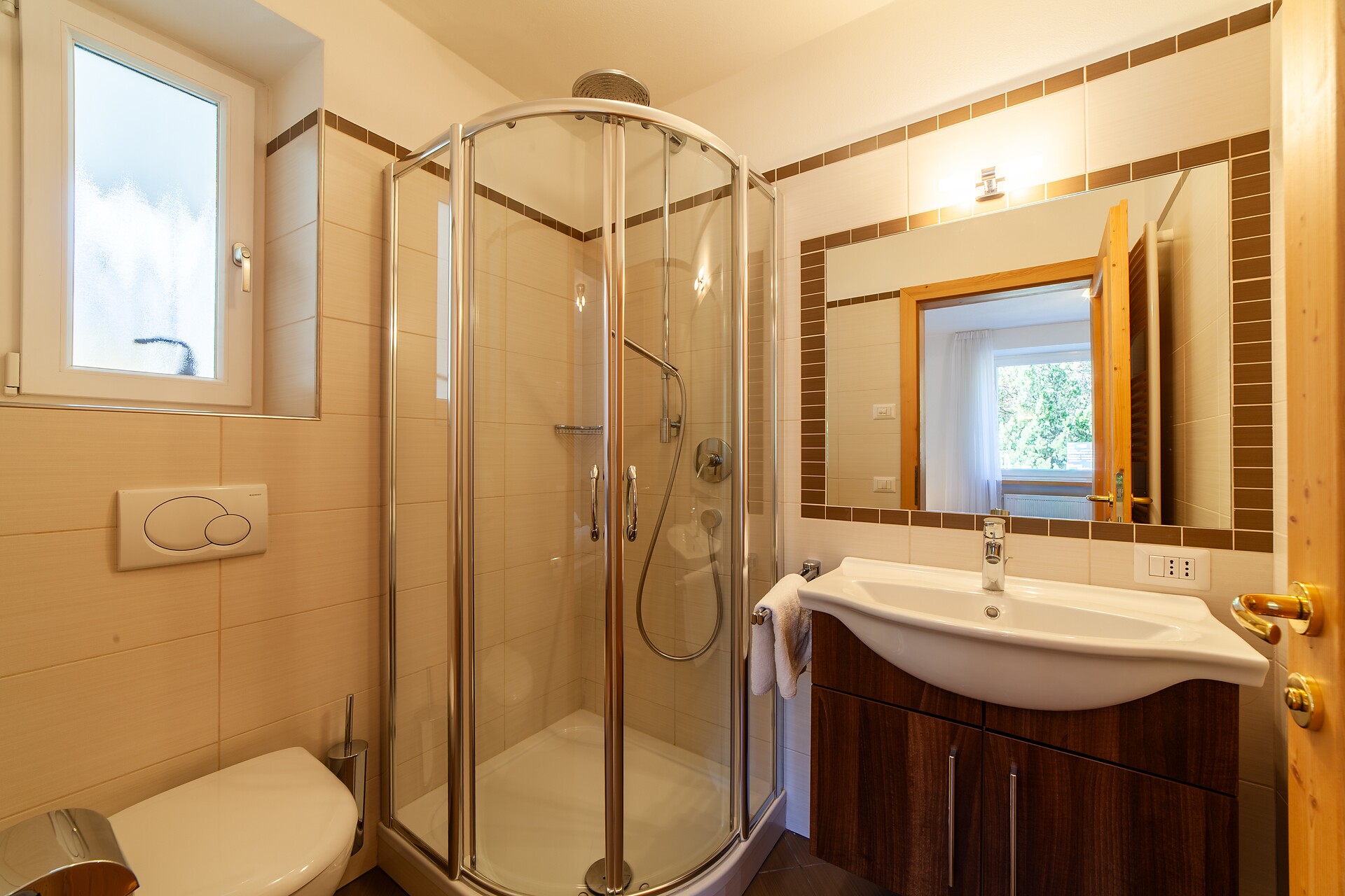 Tannenburg_Alpenrose