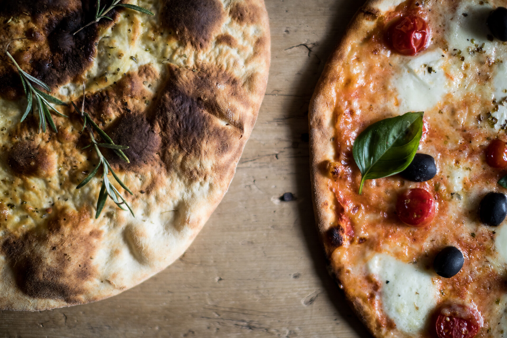 Pizza aus dem Holzofen