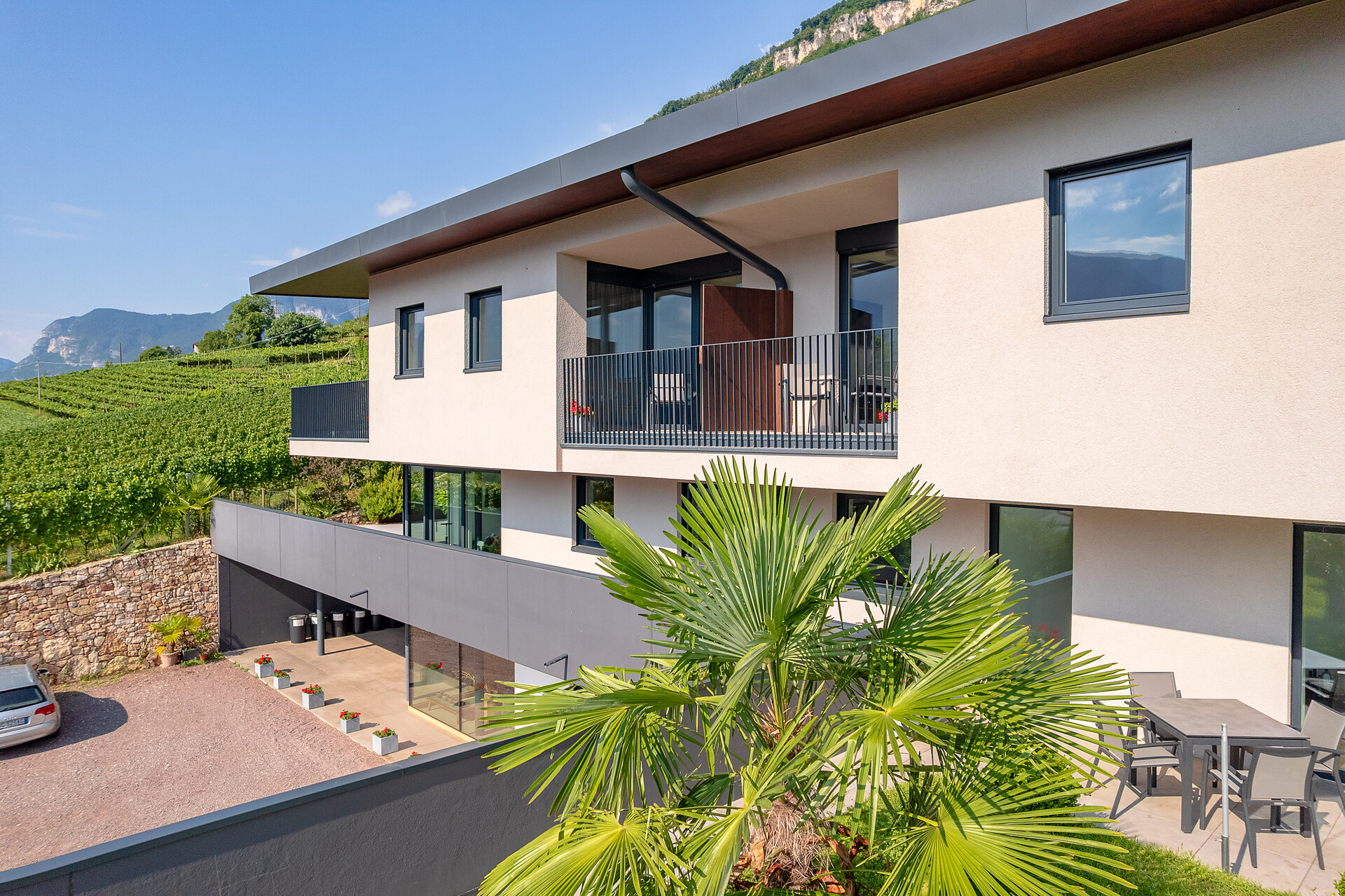 THOLR Apartments