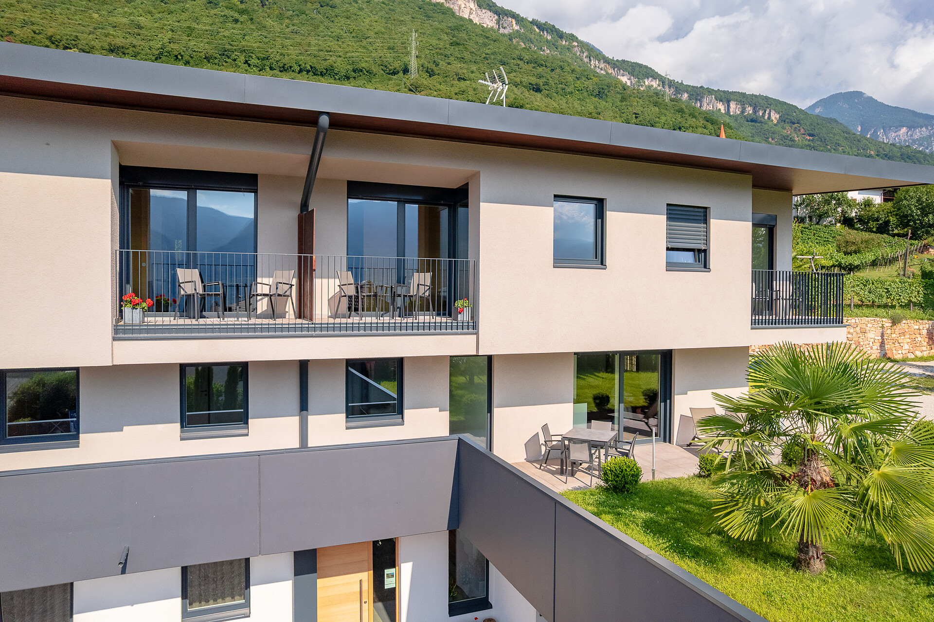 THOLR Apartments