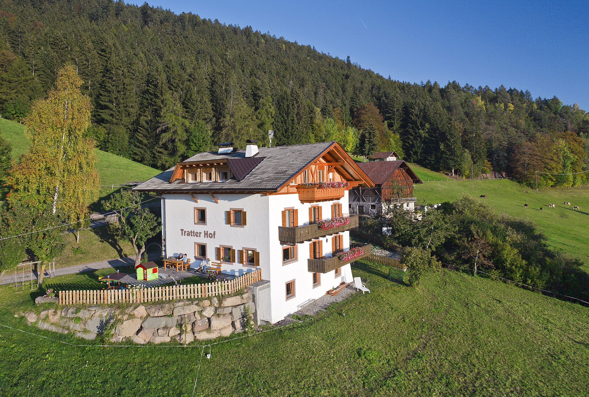 Tratterhof con play ground