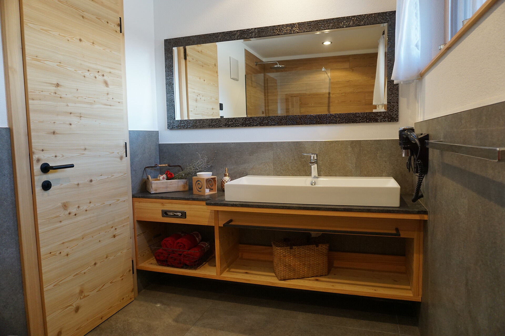 bathroom mountain feeling