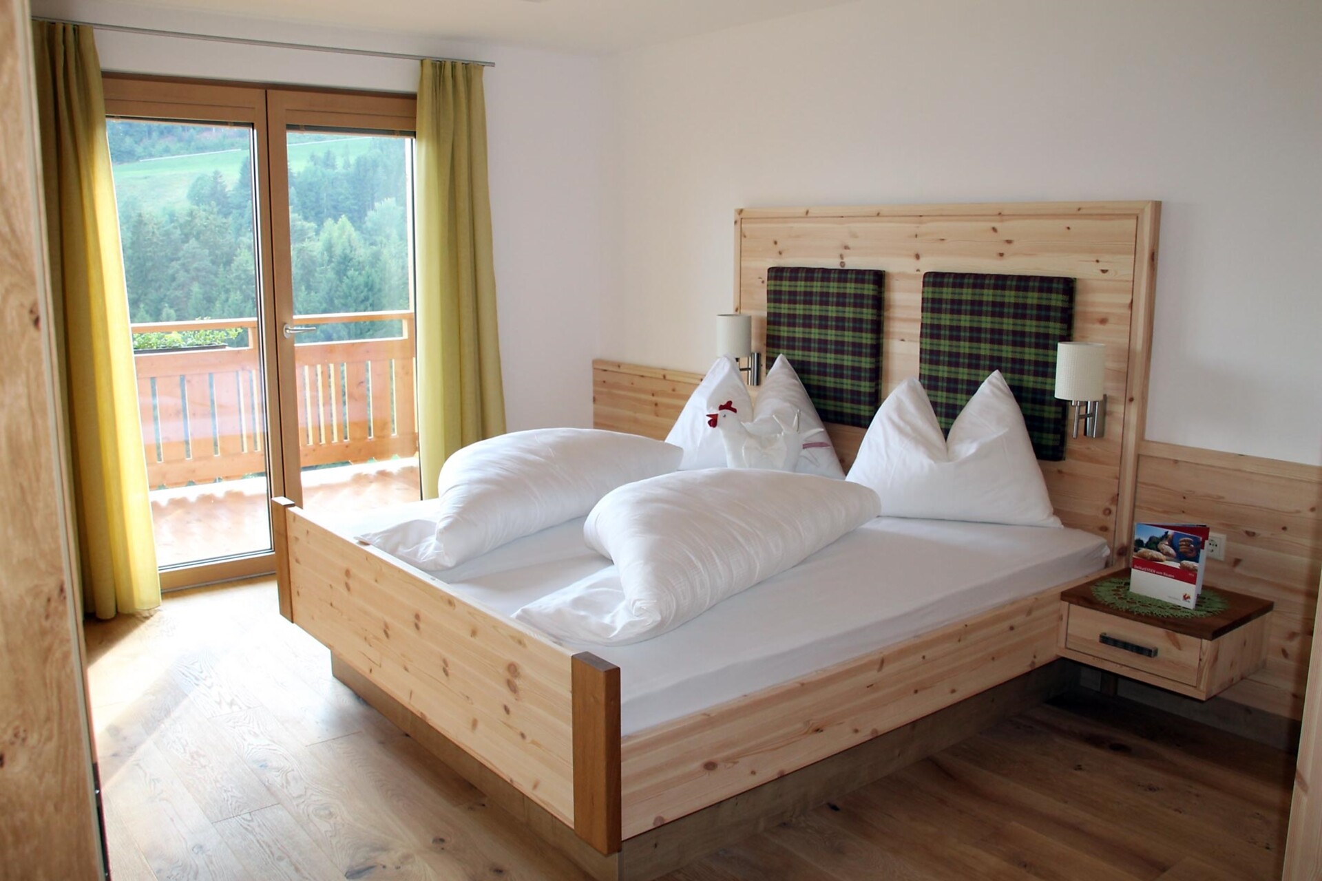Schlafzimmer in Holz