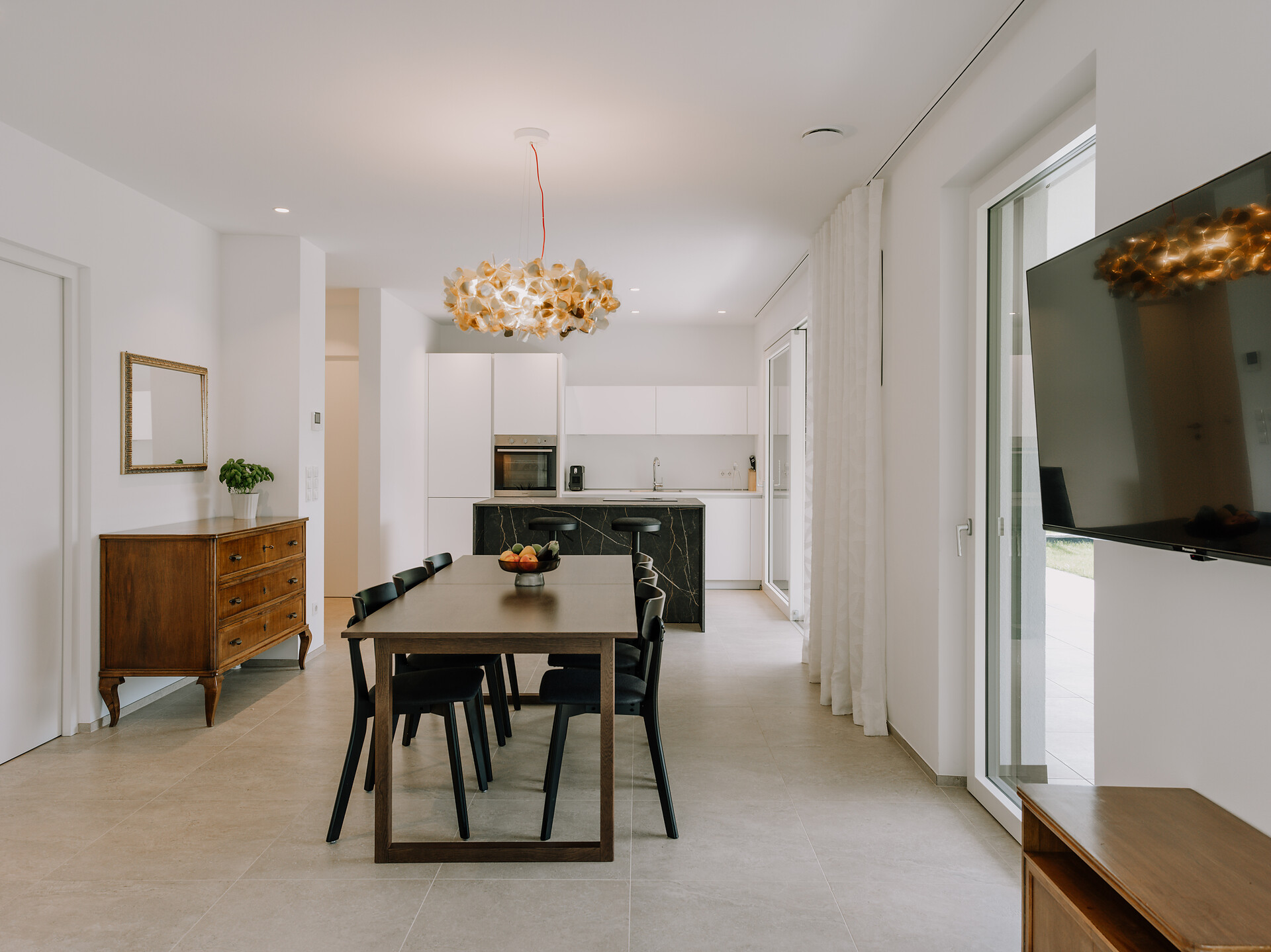 Livingroom, kitchen