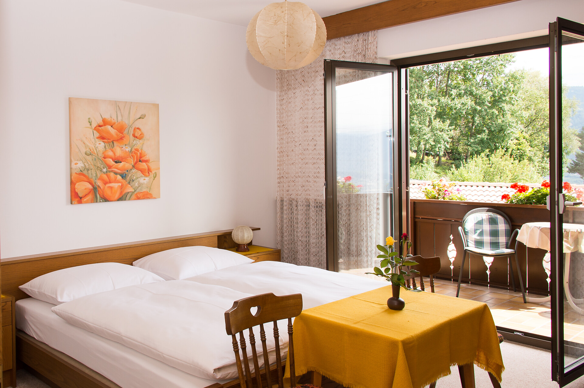 Double room with shower and bad and balcony