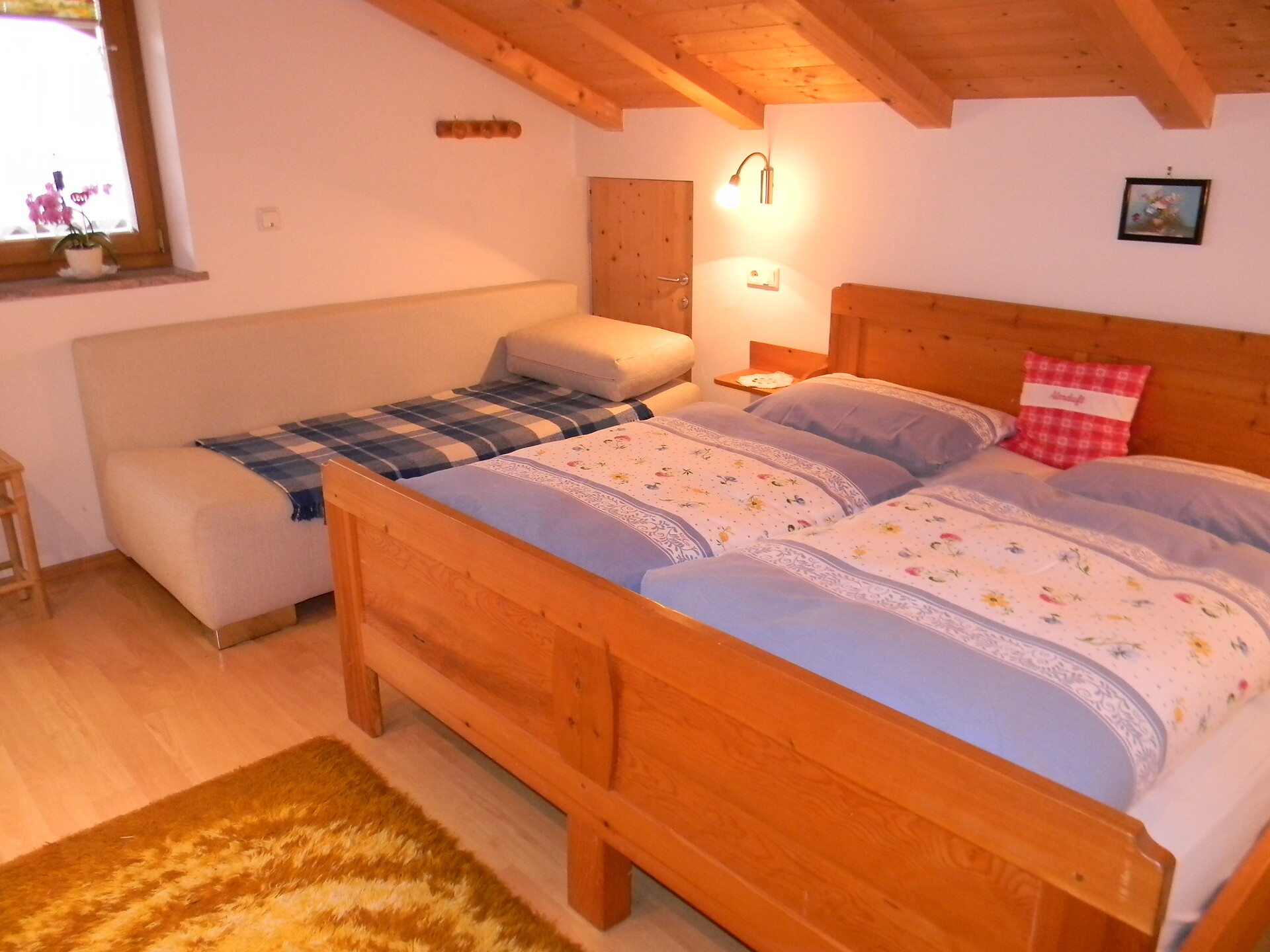 Gemütlich eingerichtete Zimmer