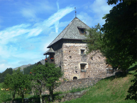 Urlaub auf dem Bauernhof Stofnerhof und Turm Sarntal 1 suedtirol.info