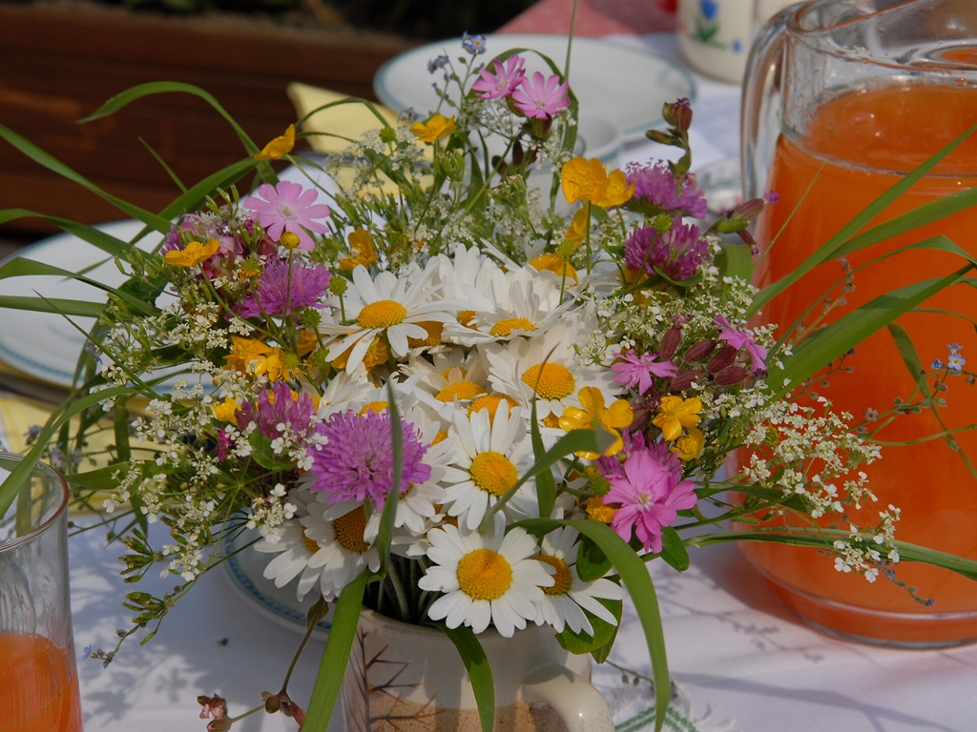 Breakfast during springtime