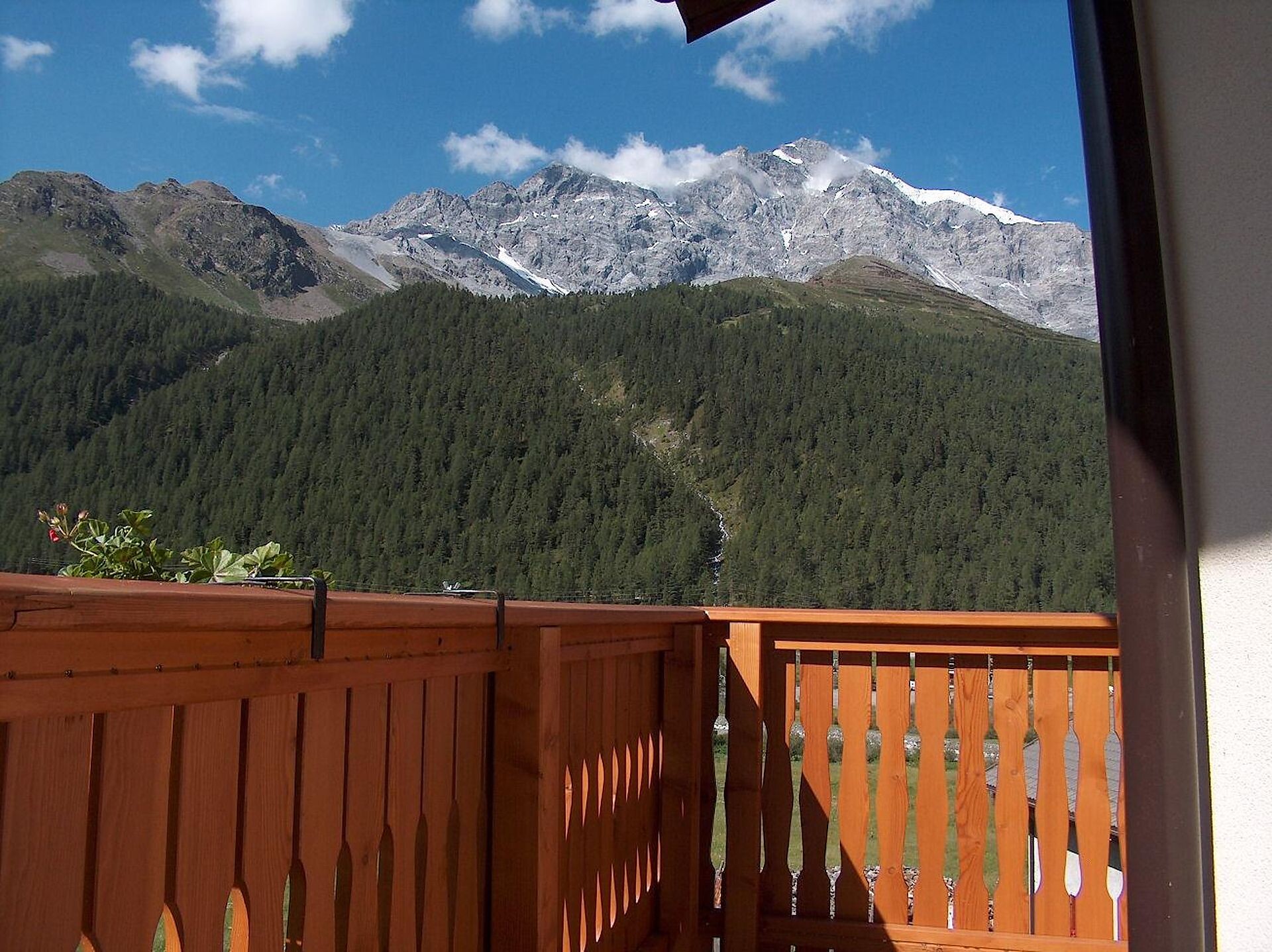 balcone con vita panoramica degli app. beltovo