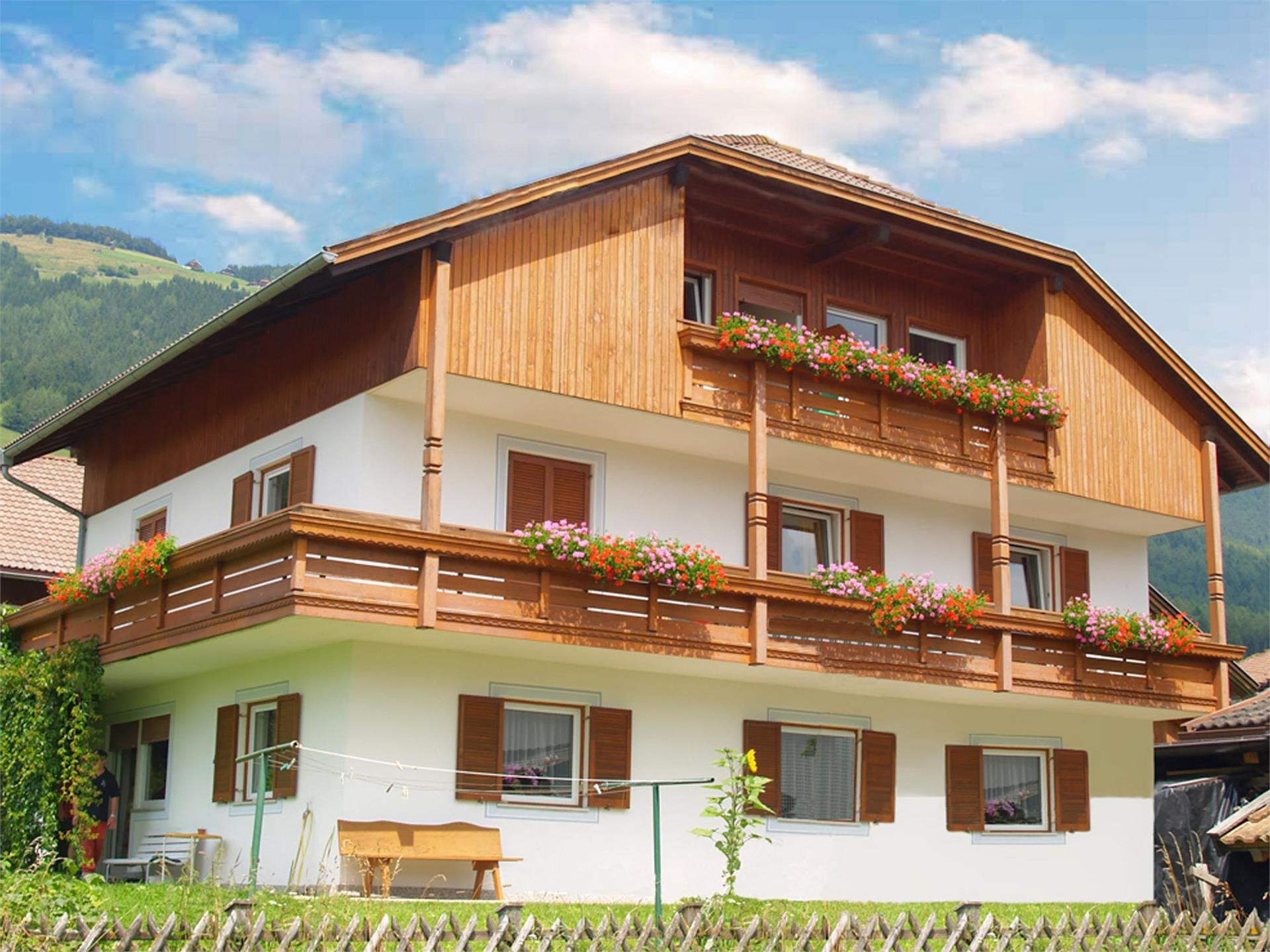 Villa Pares Pfalzen/Falzes 1 suedtirol.info