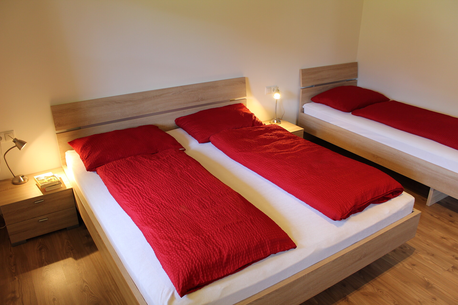 Schlafzimmer 1
