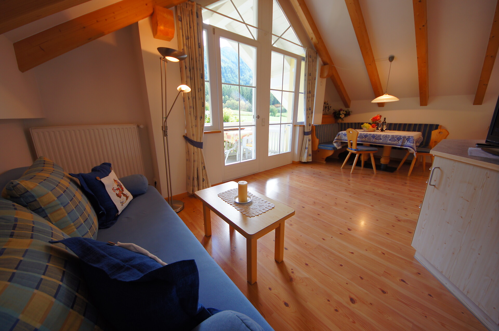 APARTMENT KRONPLATZ