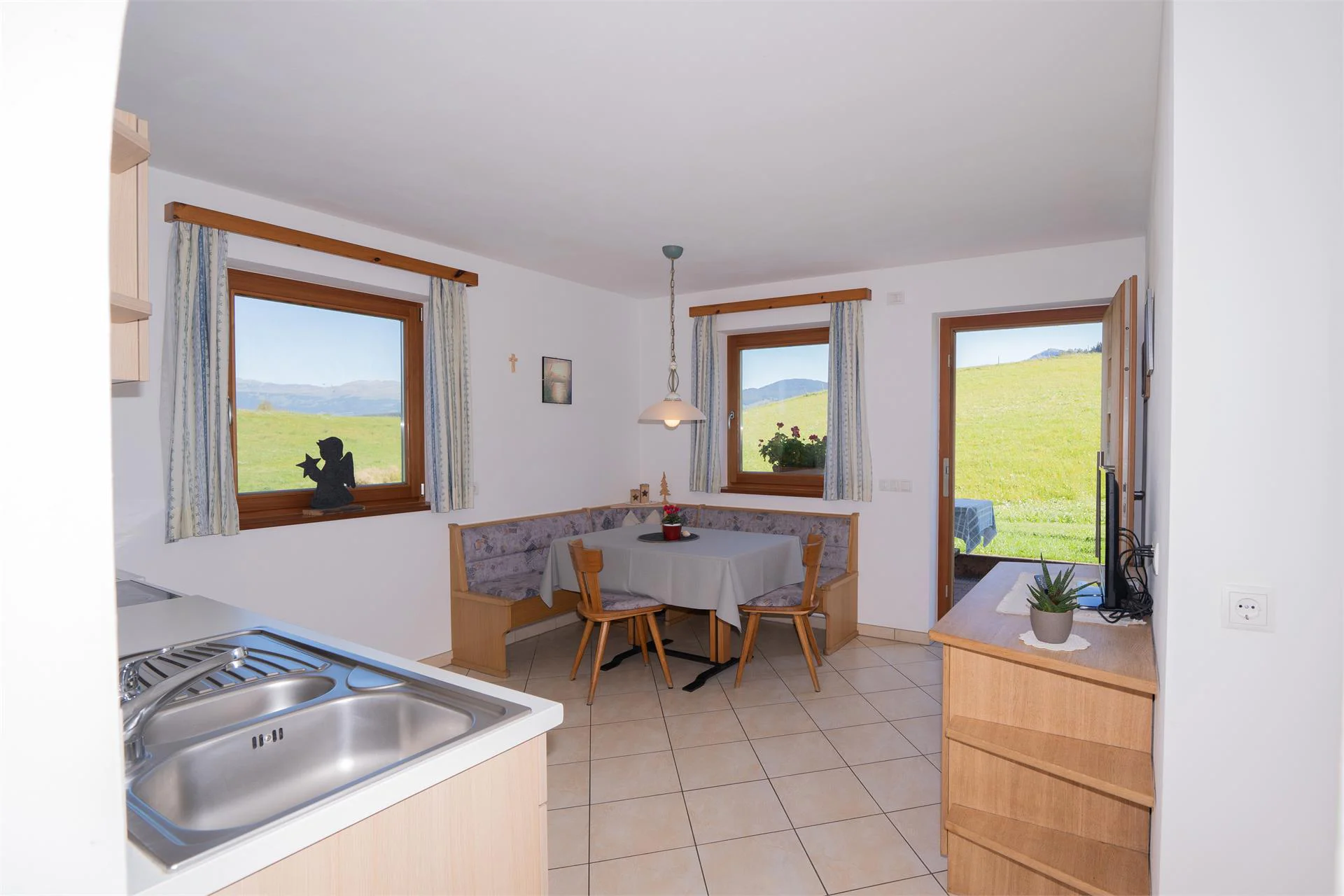 Villa Schönau Castelrotto 9 suedtirol.info
