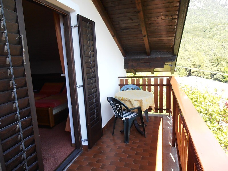 balcony app.2