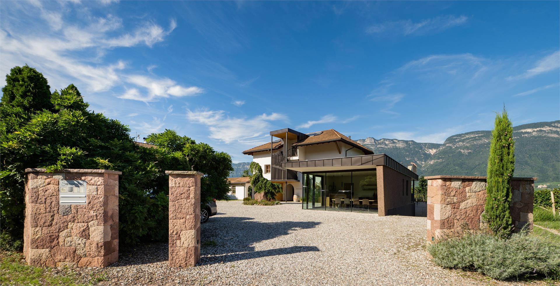 Weingut Sonnenhof Eppan an der Weinstaße/Appiano sulla Strada del Vino 1 suedtirol.info