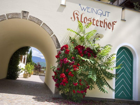 Tenuta Klosterhof Caldaro sulla Strada del Vino 12 suedtirol.info