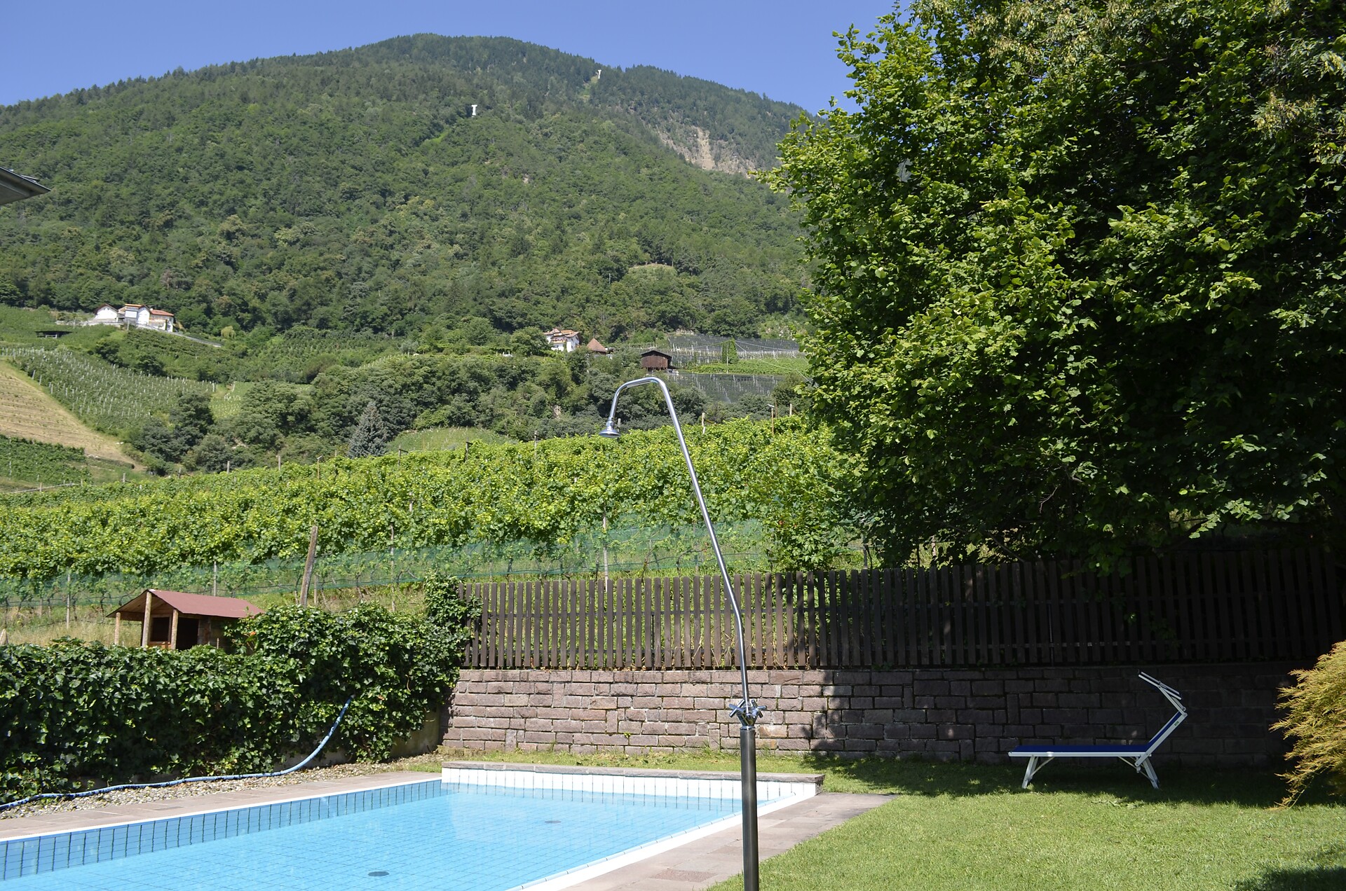 Giardino e piscina