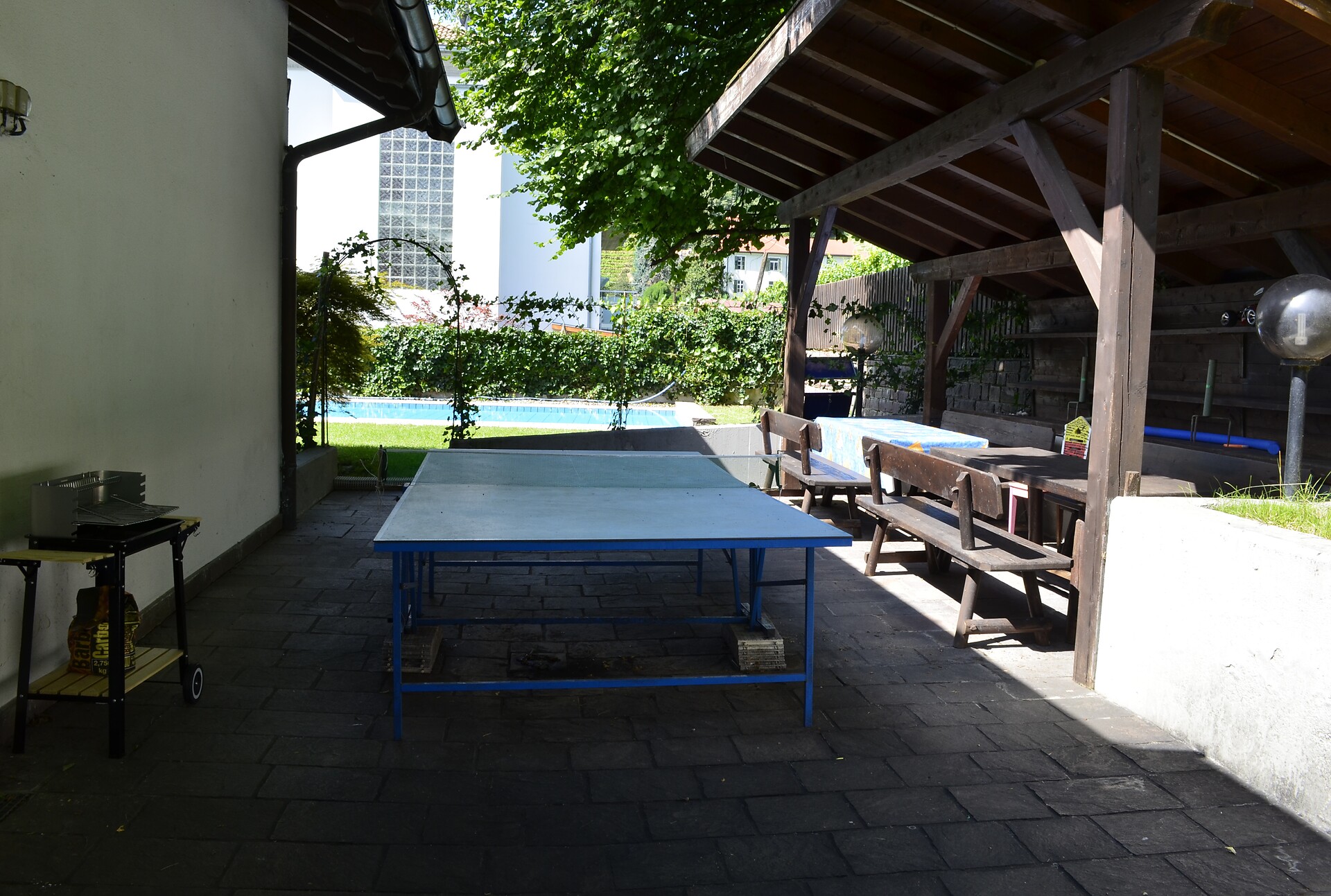 Giardino e piscina