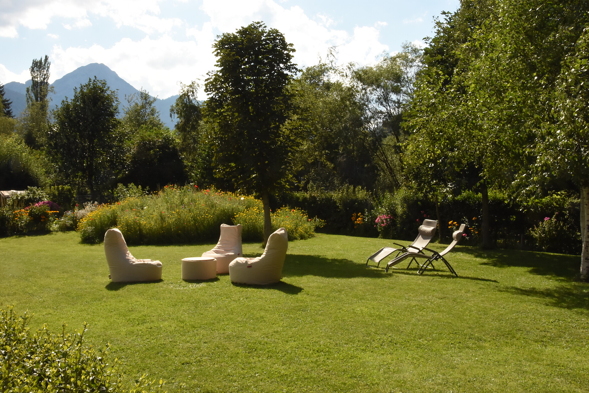 Zacher Alpine Apartments giardino Innichen San Candido 3 cime Dolomites